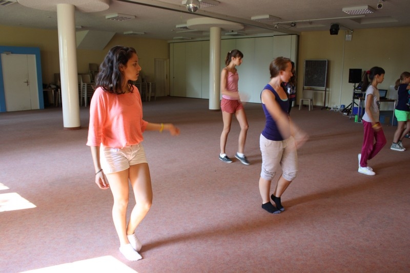 Village Camps International Summer Camp Leysin, Switzerland 2025-08-09 https://www.villagecamps.com/journals_admin/images/686-20-dance (29).jpg